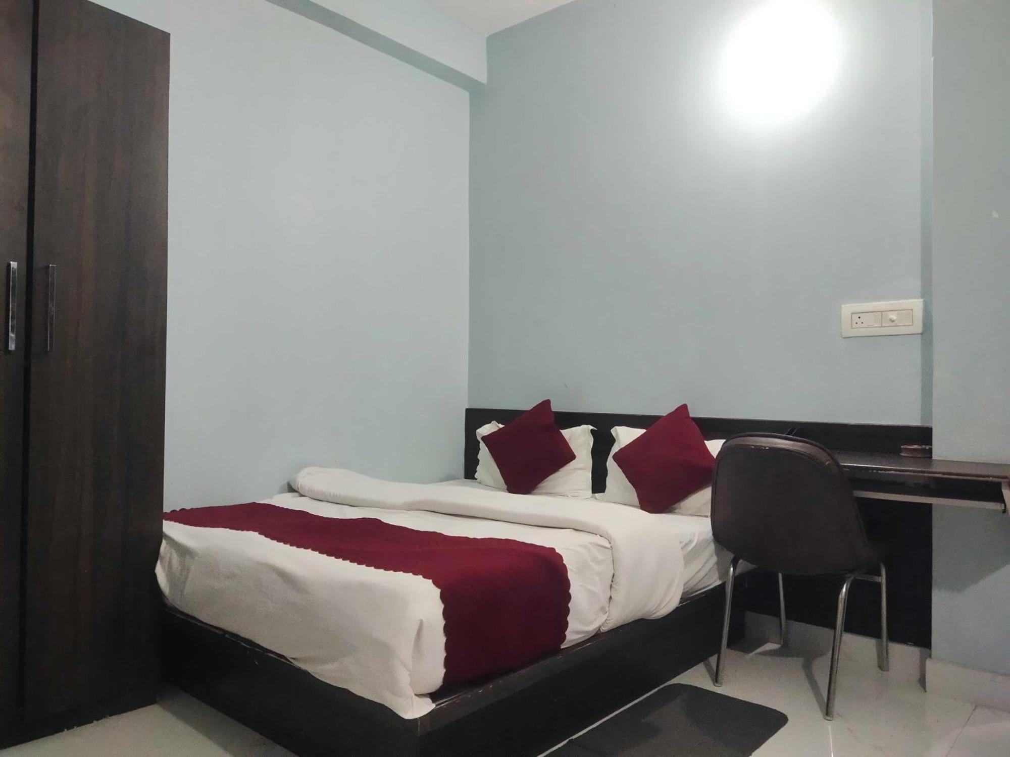 Hotel O Home Aditya Inn Suits Homestay Ayodhya Екстер'єр фото